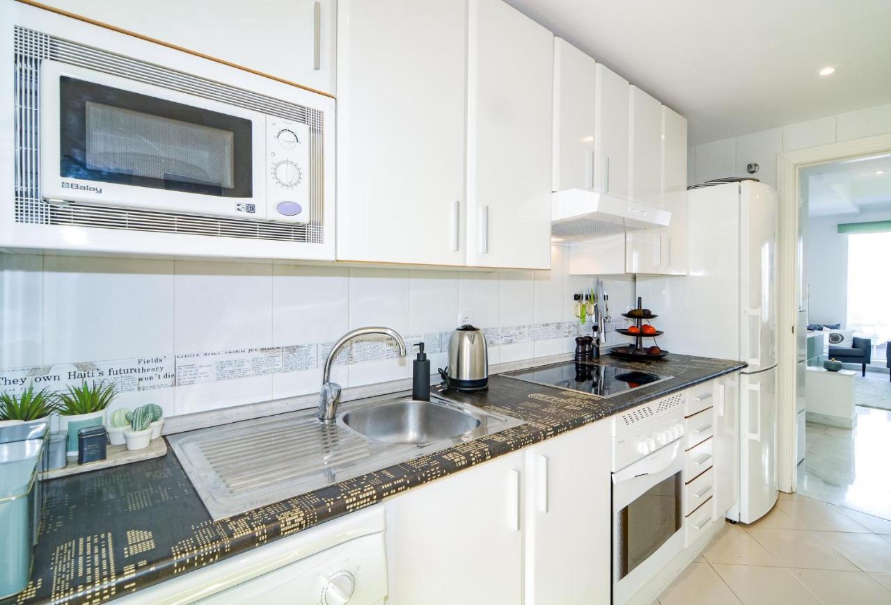 Sad-spacious 2 Bedroom Duplex Puerto Banus Appartement *
